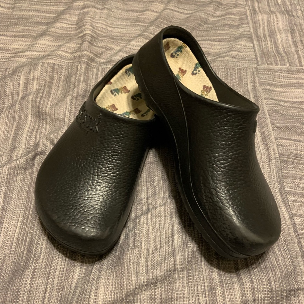 Birkenstock nursing clogs EUC Size women’s 7